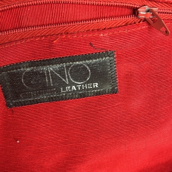 Gino Snake Embossed Extra Large Red Leather Scrunched Zip Clutch Bag - Picture 9 of 10